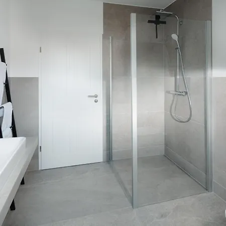 דירה Kuesten Ost Direkte Wasserlage, 2 Balkone, 90qm