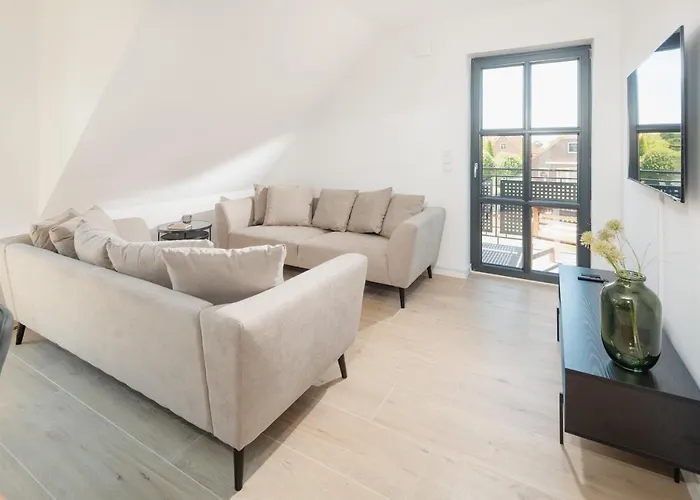 Kuesten Ost Direkte Wasserlage, 2 Balkone, 90qm Greetsiel