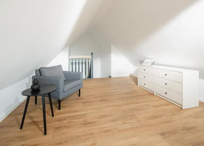 Kuesten Ost Direkte Wasserlage, 2 Balkone, 90qm Greetsiel