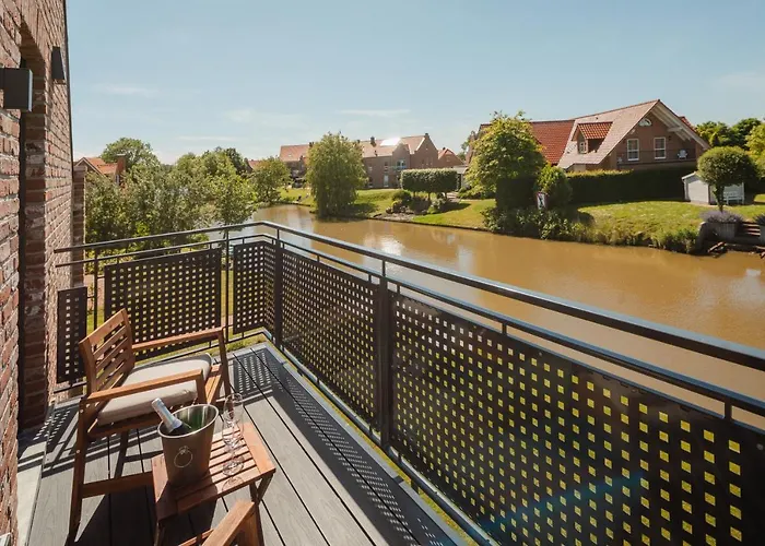 Kuesten Ost Direkte Wasserlage, 2 Balkone, 90qm Appartement Greetsiel