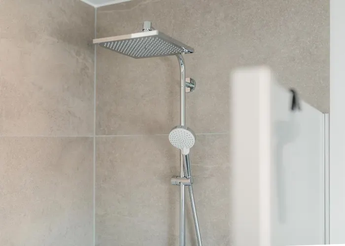 Küsten Ost Direkte Wasserlage, 2 Balkone, 90qm