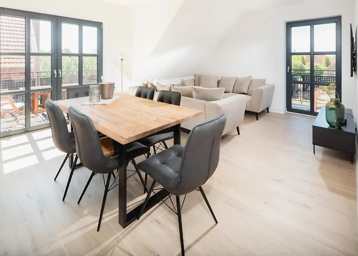 Küsten Ost Direkte Wasserlage, 2 Balkone, 90qm Apartment Greetsiel