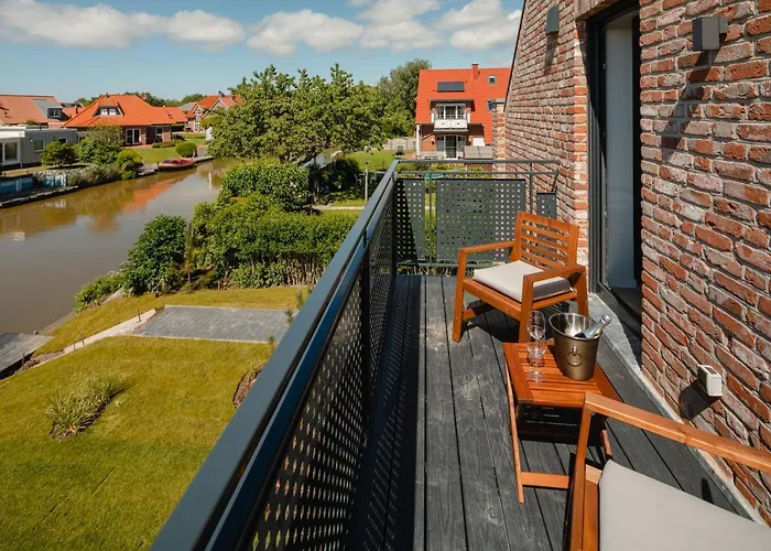 Küsten Ost Direkte Wasserlage, 2 Balkone, 90qm Greetsiel