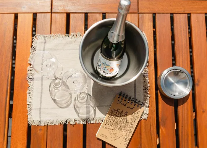 Kuesten Ost Direkte Wasserlage, 2 Balkone, 90qm Appartement Greetsiel