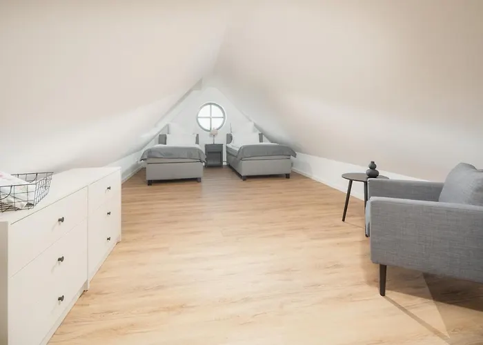 Küsten Ost Direkte Wasserlage, 2 Balkone, 90qm * Greetsiel