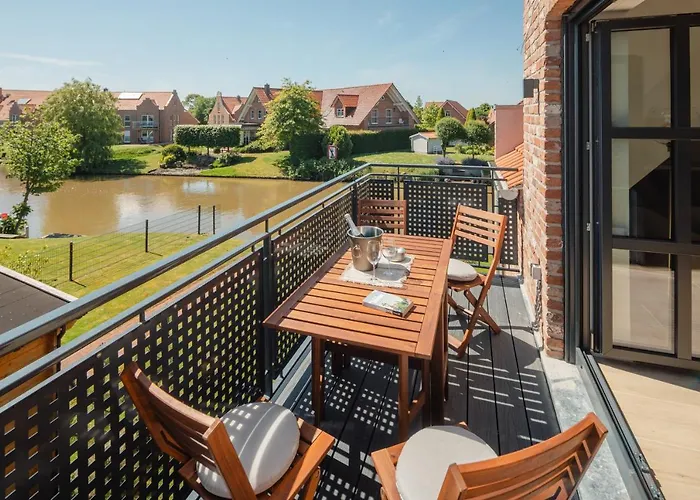 Kuesten Ost Direkte Wasserlage, 2 Balkone, 90qm Greetsiel